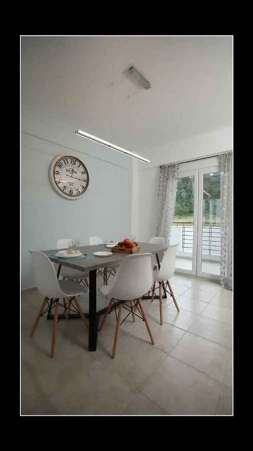 Kryopigi Home 1 0*, Kriopijí